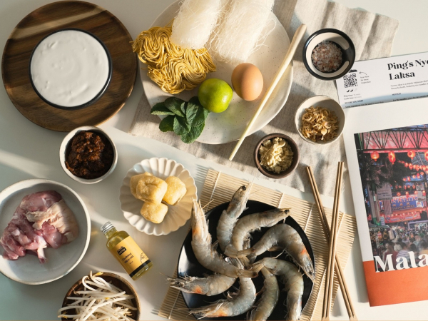 Chicken & Tiger Prawn Laksa