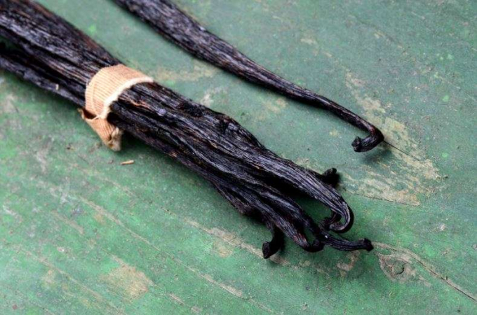 Around the World in 8 Cuisines Bundle