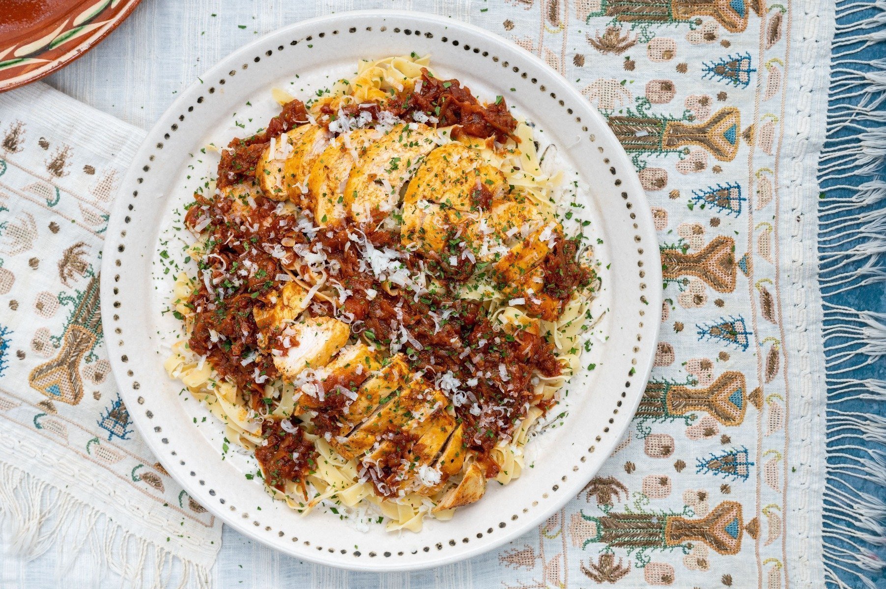 Pastitsada Kerkyras (Traditional Corfu Chicken)